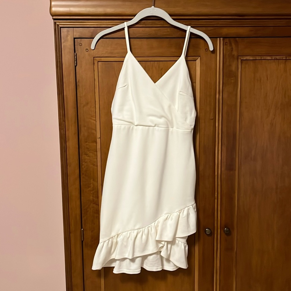 Lulus Dress. Slightly off white . Size S . Worn once